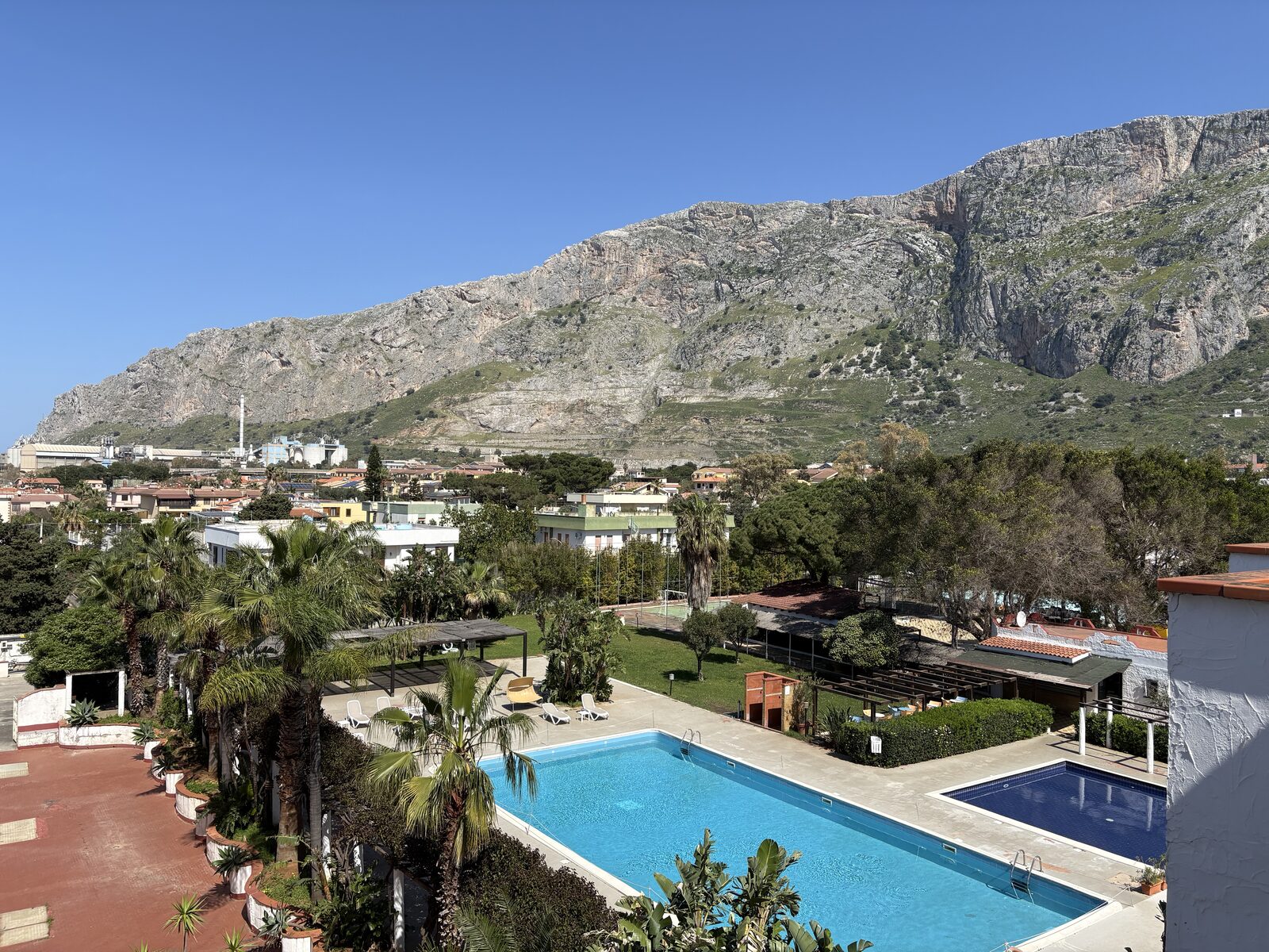 Pool and mountain view at the venue